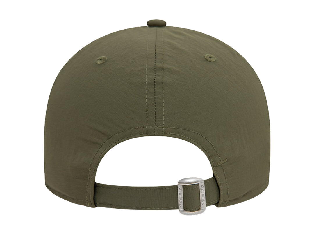 Gorra de béisbol New Era color verde con logotipo NY bordado en blanco.