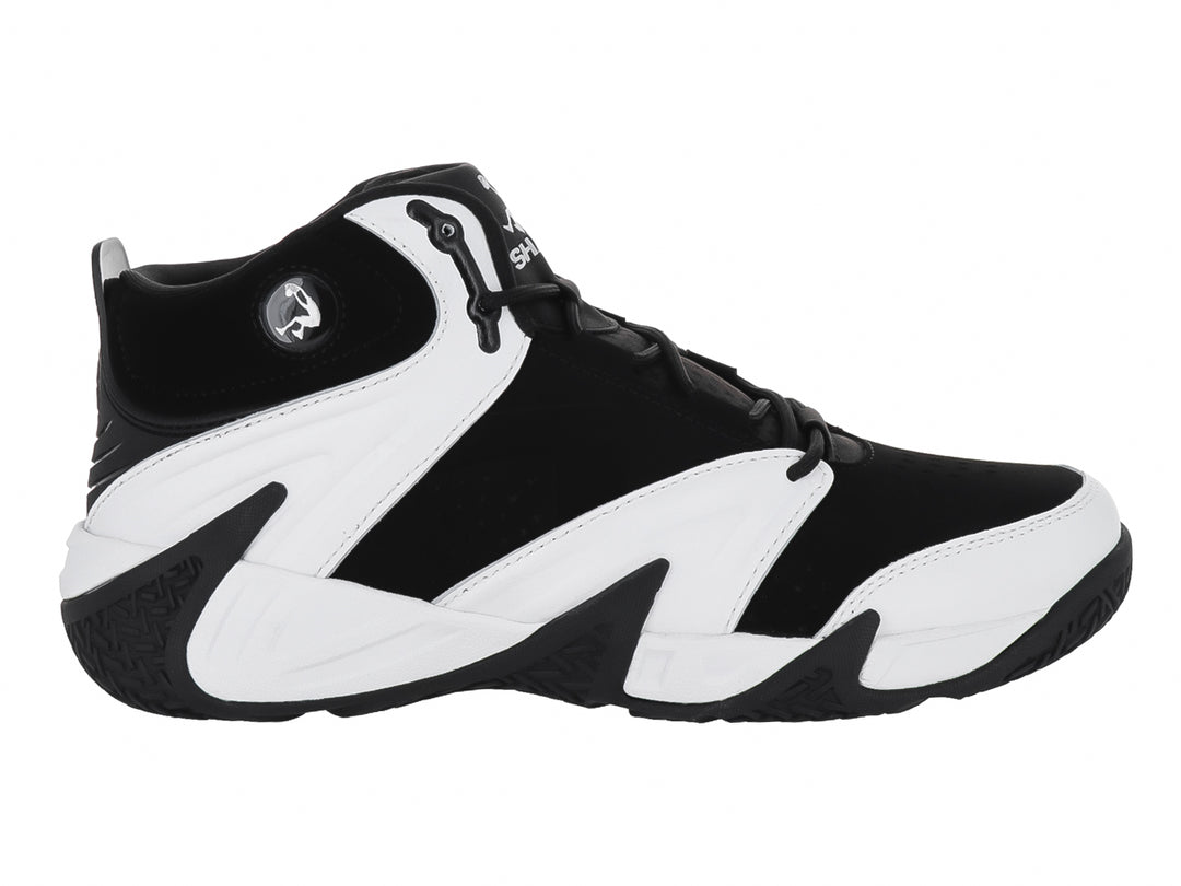 Tenis de baloncesto SHAQ de bota alta en colores negro y blanco con suela robusta.