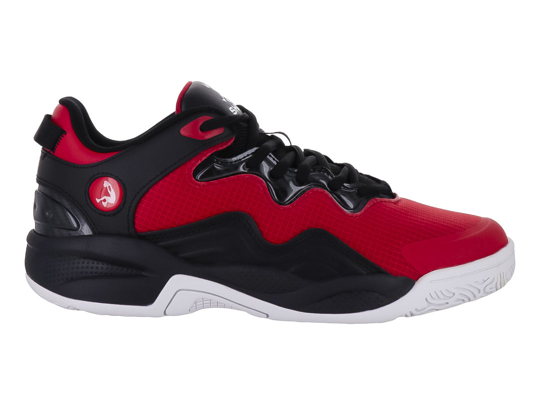 Tenis de baloncesto SHAQ en colores rojo y negro con suela blanca.