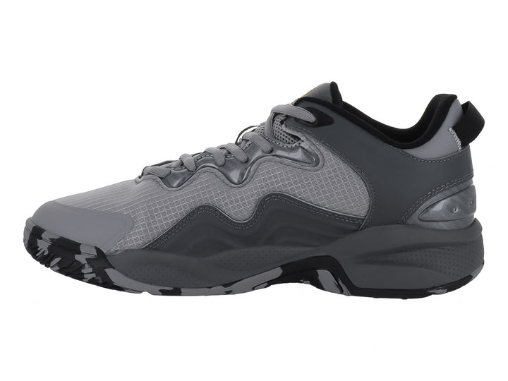Tenis de baloncesto SHAQ All Ball en color gris con suela negra y detalles amarillos.