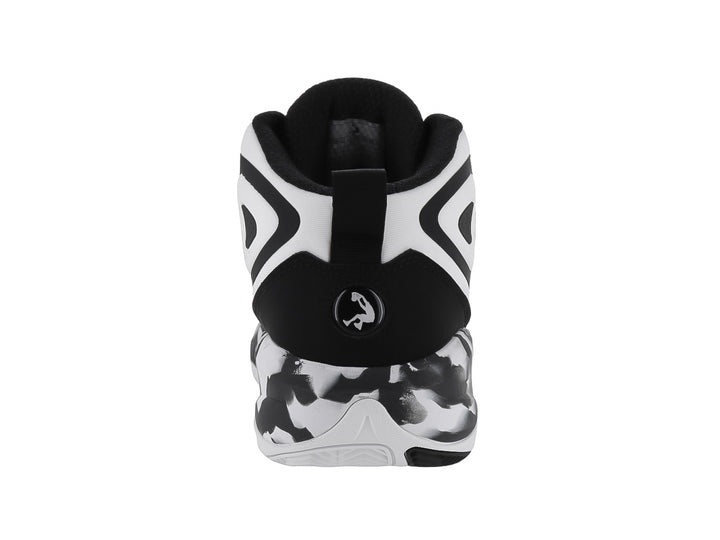 Tenis de baloncesto SHAQ en colores negro y blanco con suela amortiguada y diseño de bota alta.