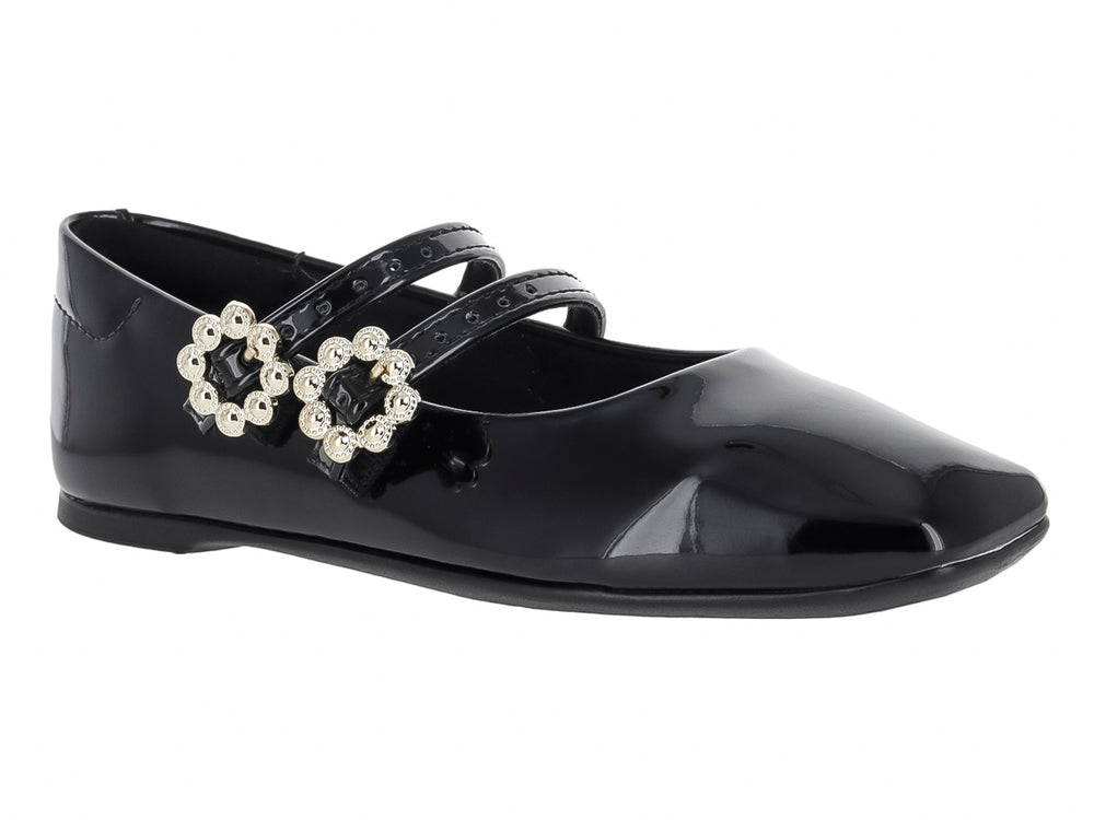 Zapato plano negro de charol para niña con dos correas decoradas con hebillas de pedrería blanca.