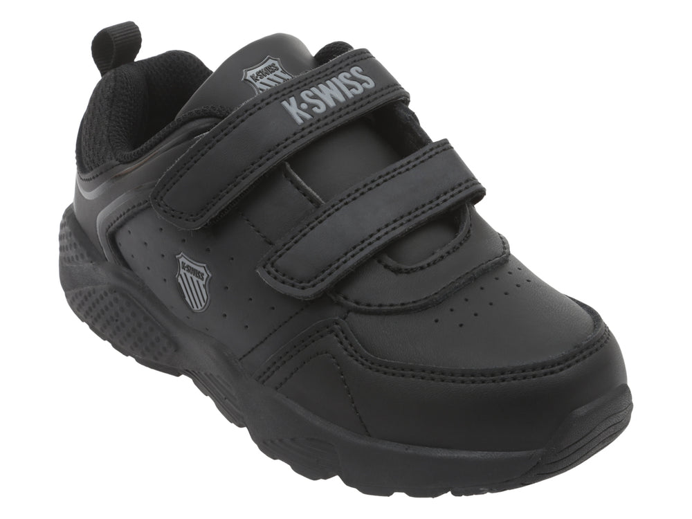 Tenis deportivos K-Swiss color negro monocromo con cierre de velcro.