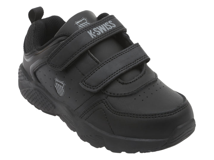 Tenis deportivos K-Swiss color negro monocromo con cierre de velcro.
