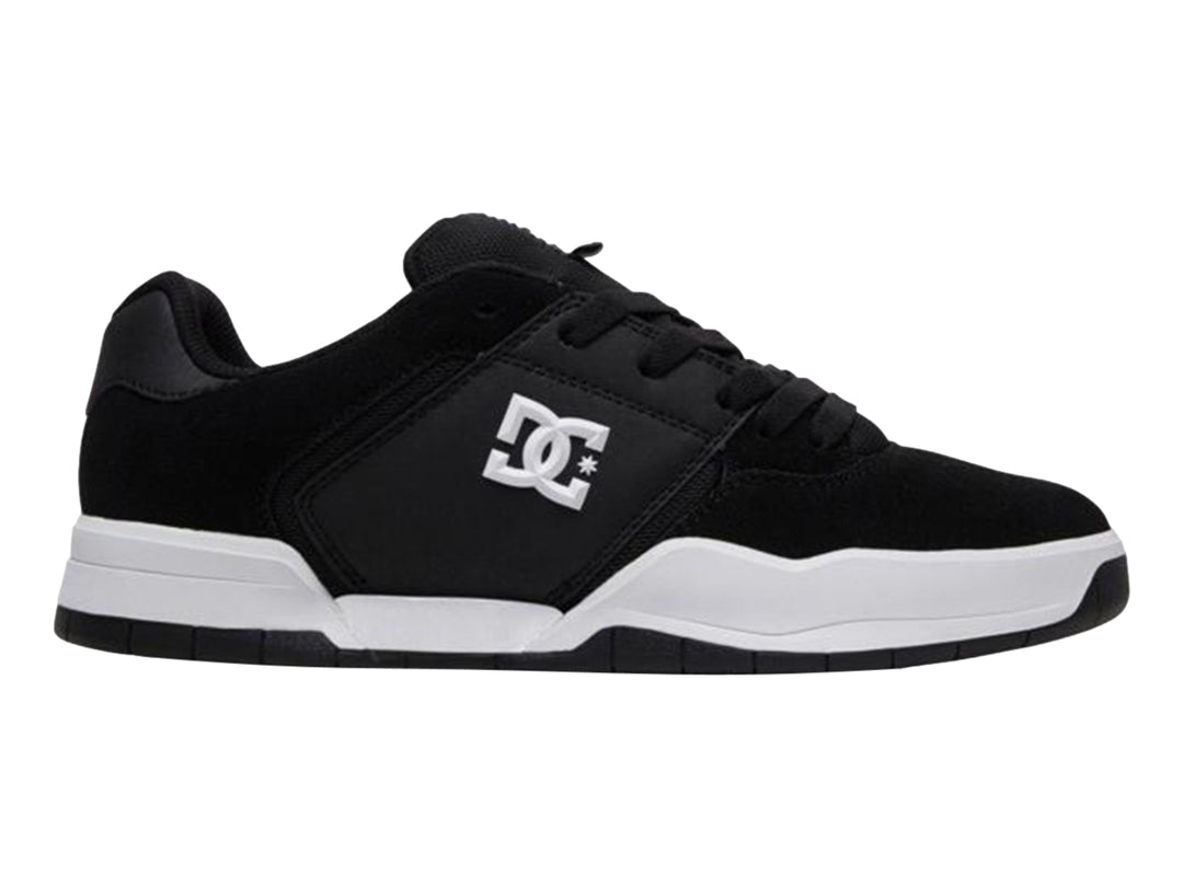 Tenis DC Shoes modelo Adys en color negro con suela y logotipo blanco.