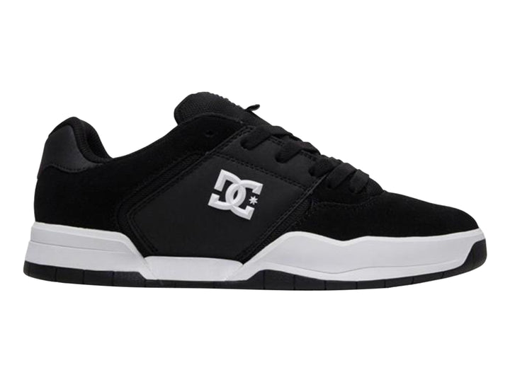 Tenis DC Shoes modelo Adys en color negro con suela y logotipo blanco.