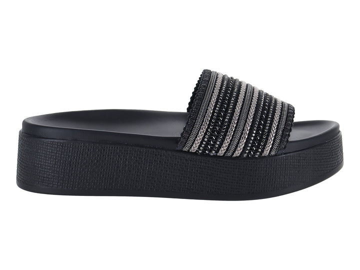 Sandalias negras de plataforma con banda superior tejida en tonos negro y gris.