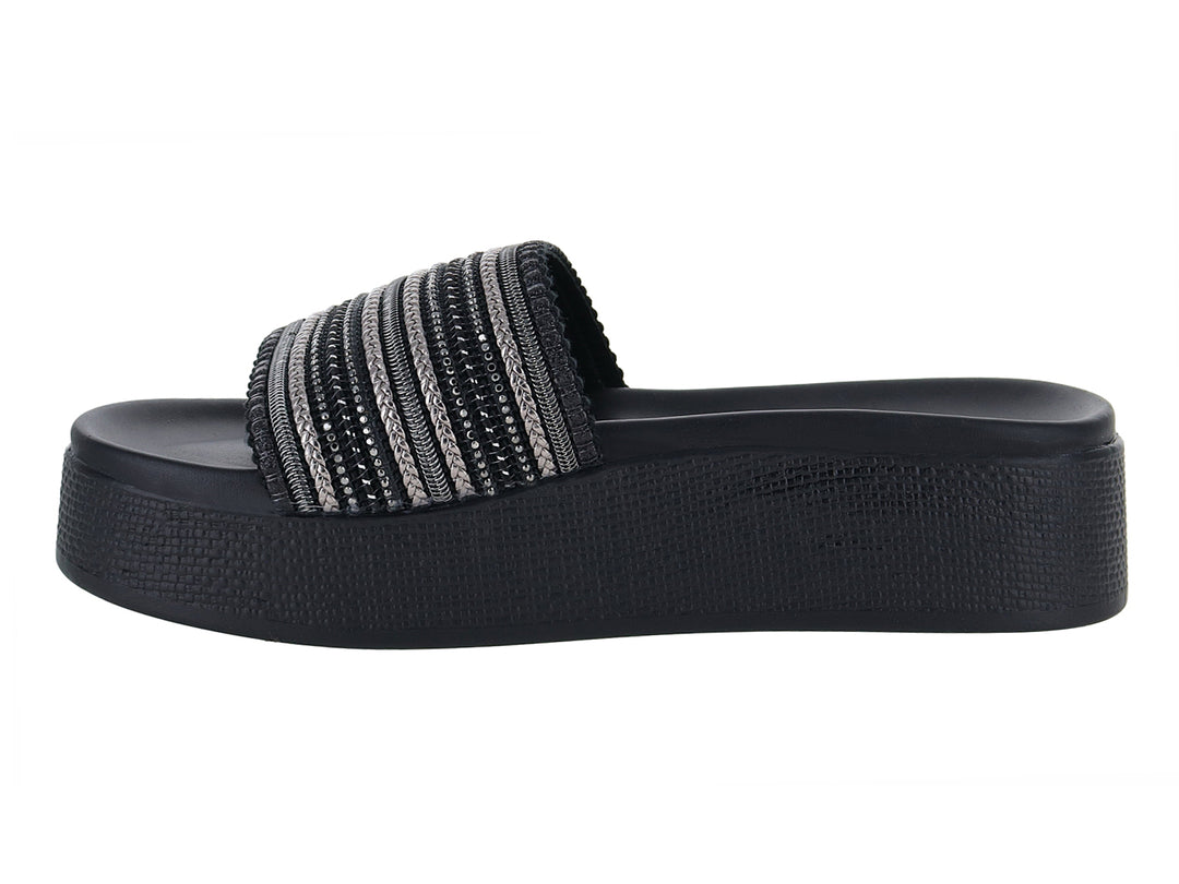 Sandalias negras de plataforma con banda superior tejida en tonos negro y gris.