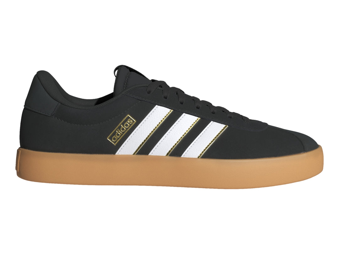 Tenis Adidas VL Court 3.0 color negro con tres franjas blancas y suela color café.