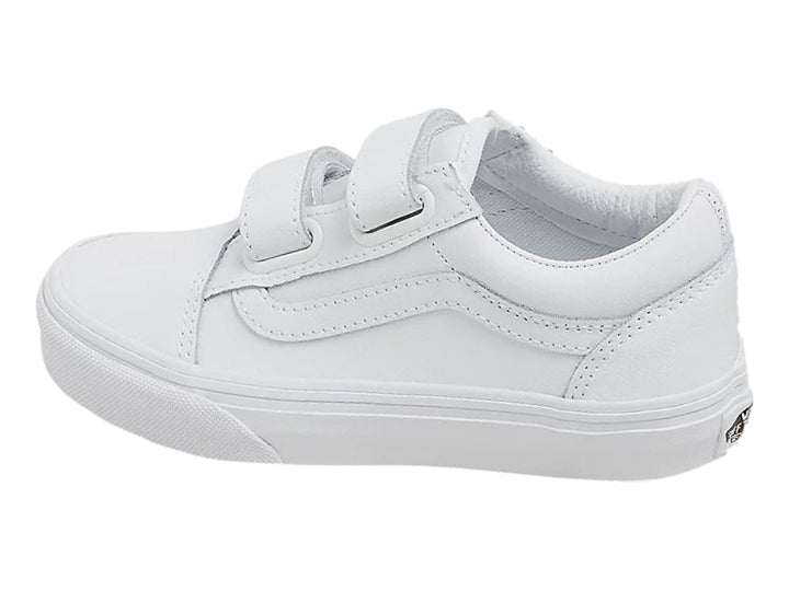 Tenis Vans Old Skool color blanco monocromático con cierre de velcro.