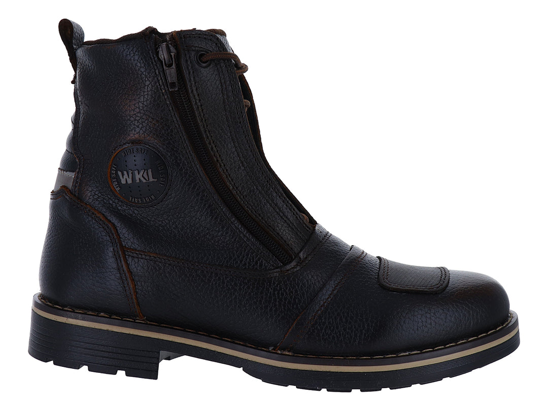 Botas borceguí de cuero marrón oscuro con cierre lateral y agujetas.