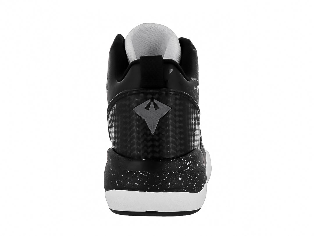 Tenis de baloncesto Pontiac AXL en color negro con suela y detalles decorativos en blanco.