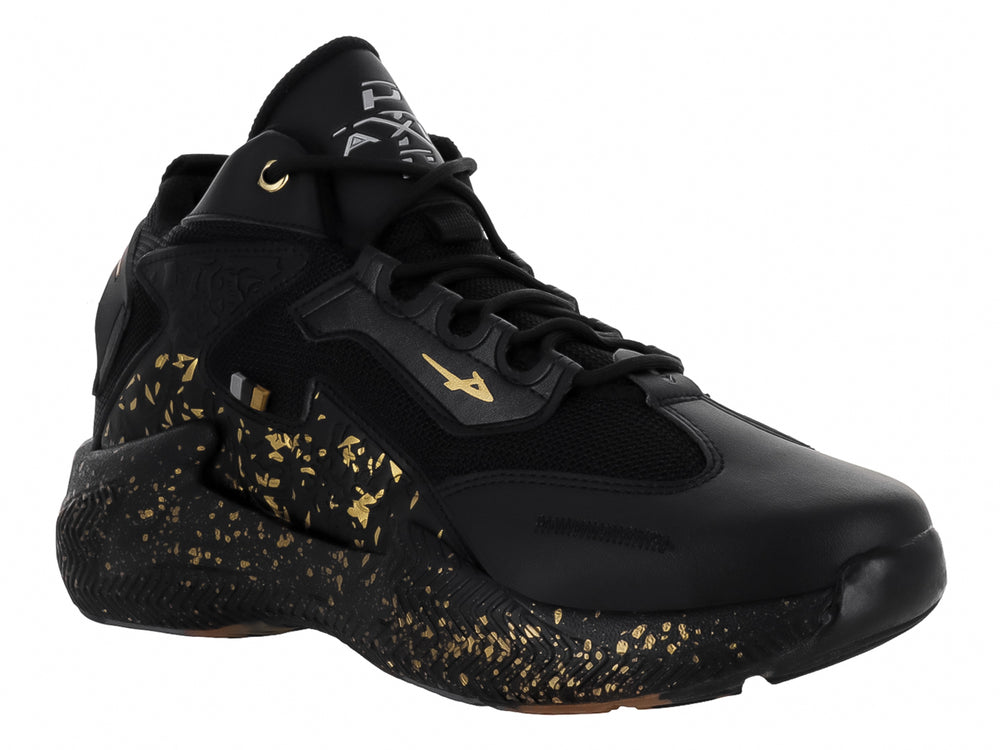 Tenis de baloncesto Pontiac AXL en color negro con detalles y salpicaduras doradas en la suela y laterales.