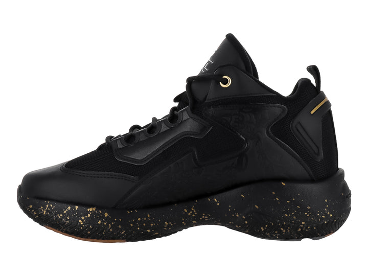 Tenis de baloncesto Pontiac AXL en color negro con detalles y salpicaduras doradas en la suela y laterales.
