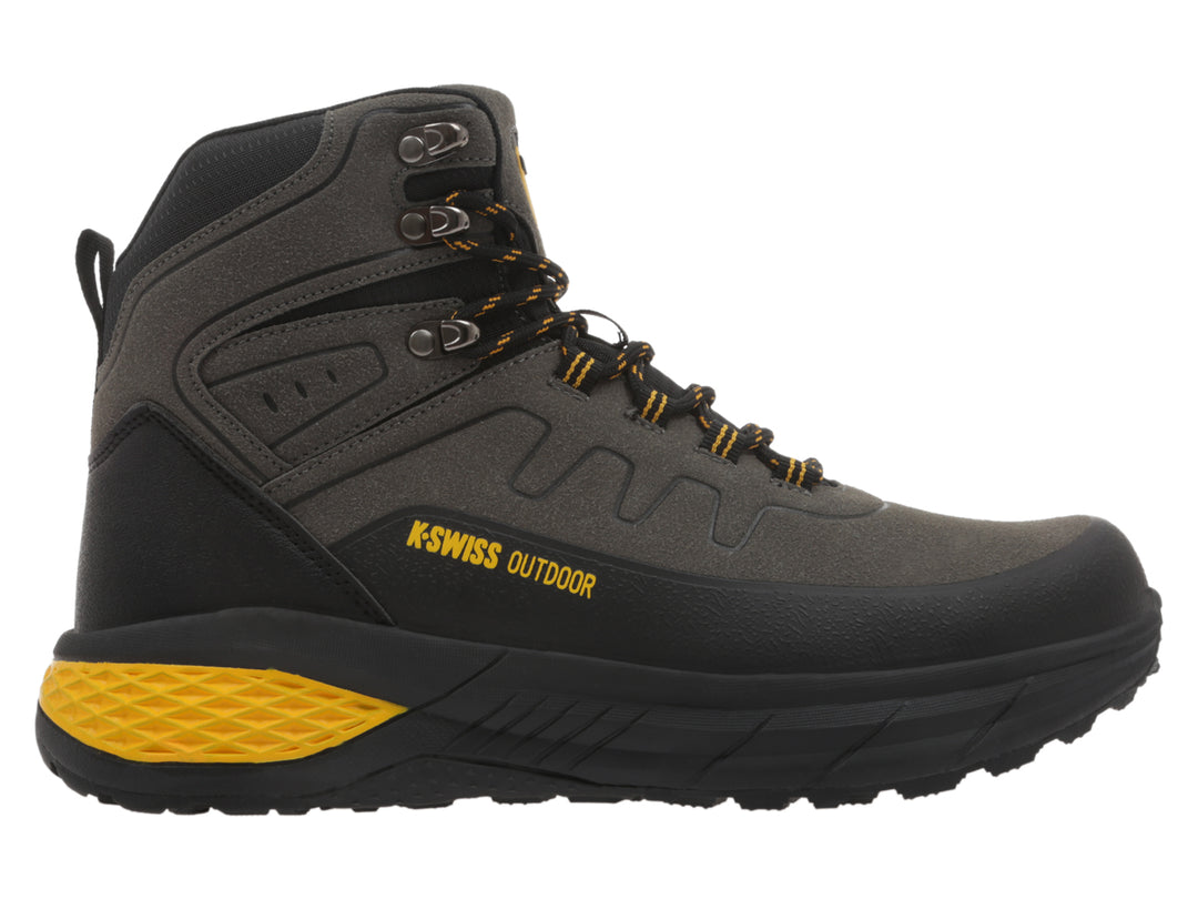 Botas K-Swiss Outdoor en colores oliva, negro y detalles en lima, diseñadas para actividades al aire libre.