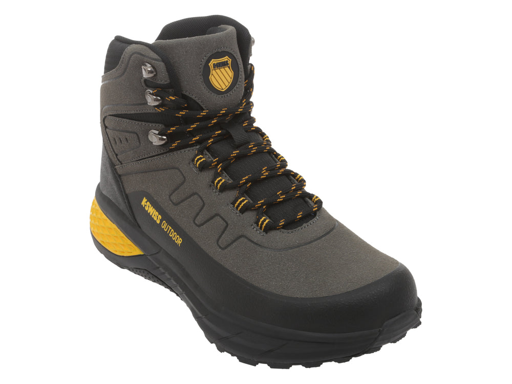 Botas K-Swiss Outdoor en colores oliva, negro y detalles en lima, diseñadas para actividades al aire libre.