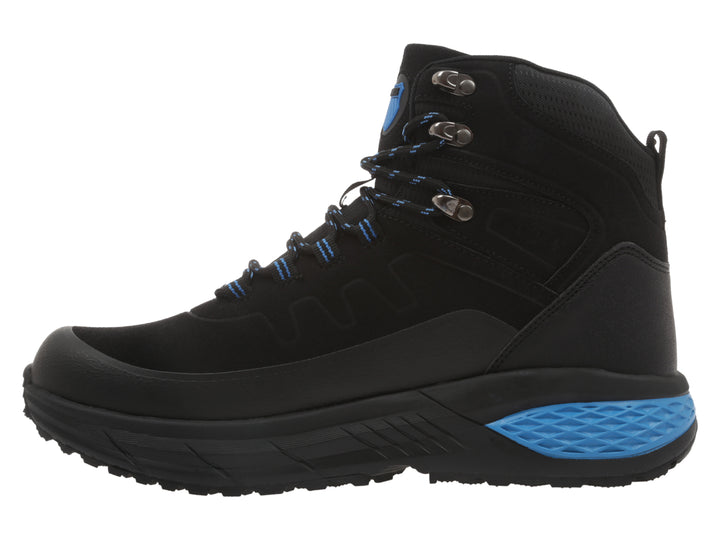 Bota K-Swiss color negro con detalles azules en la suela y cordones, diseño para actividades outdoor.