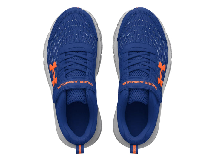 Tenis deportivos Under Armour color azul con suela gris y detalles en naranja.