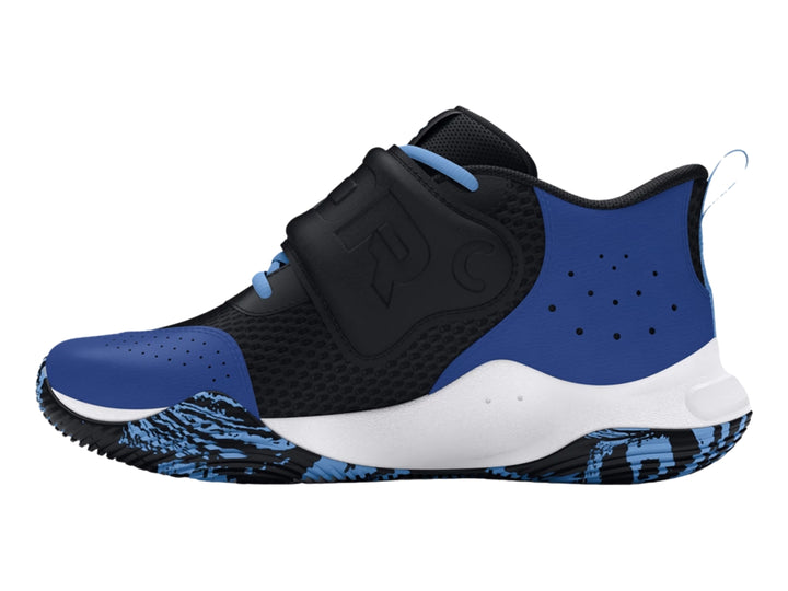 Tenis de baloncesto Under Armour en colores negro, azul y blanco con correa ajustable en el empeine.