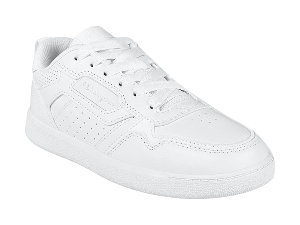 Tenis blancos Champion de corte bajo con detalles perforados y suela blanca.