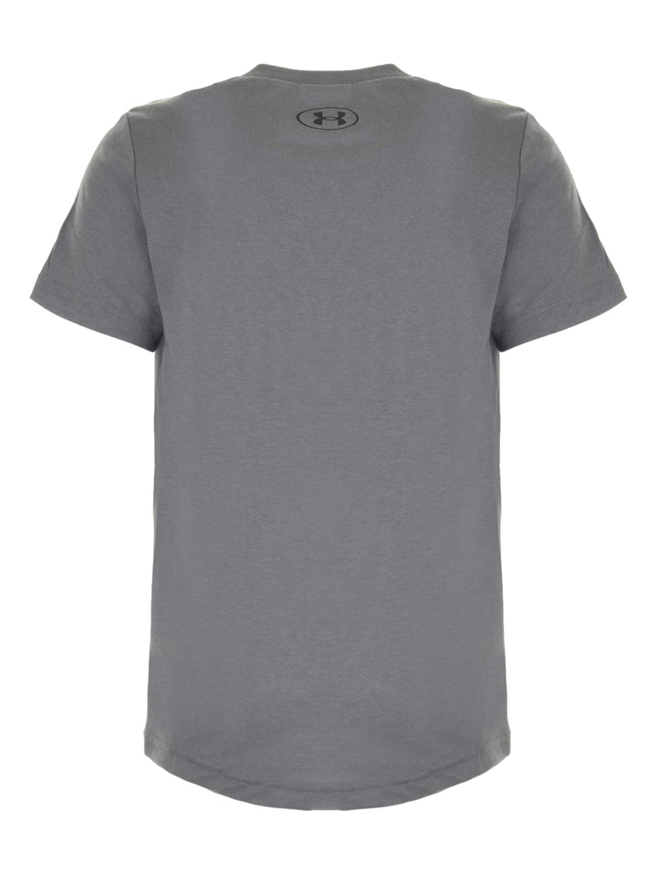 Camiseta deportiva de color gris con logo de Under Armour en el pecho izquierdo.