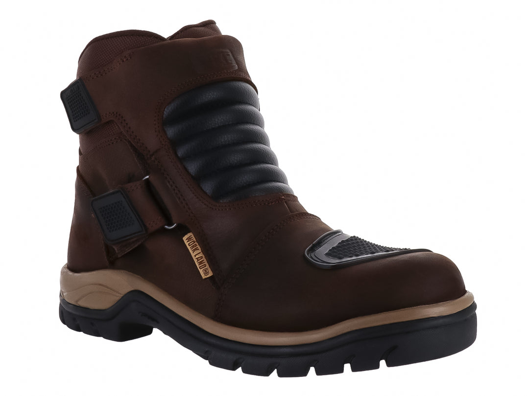 Bota de trabajo color chocolate con suela robusta en color negro y beige.