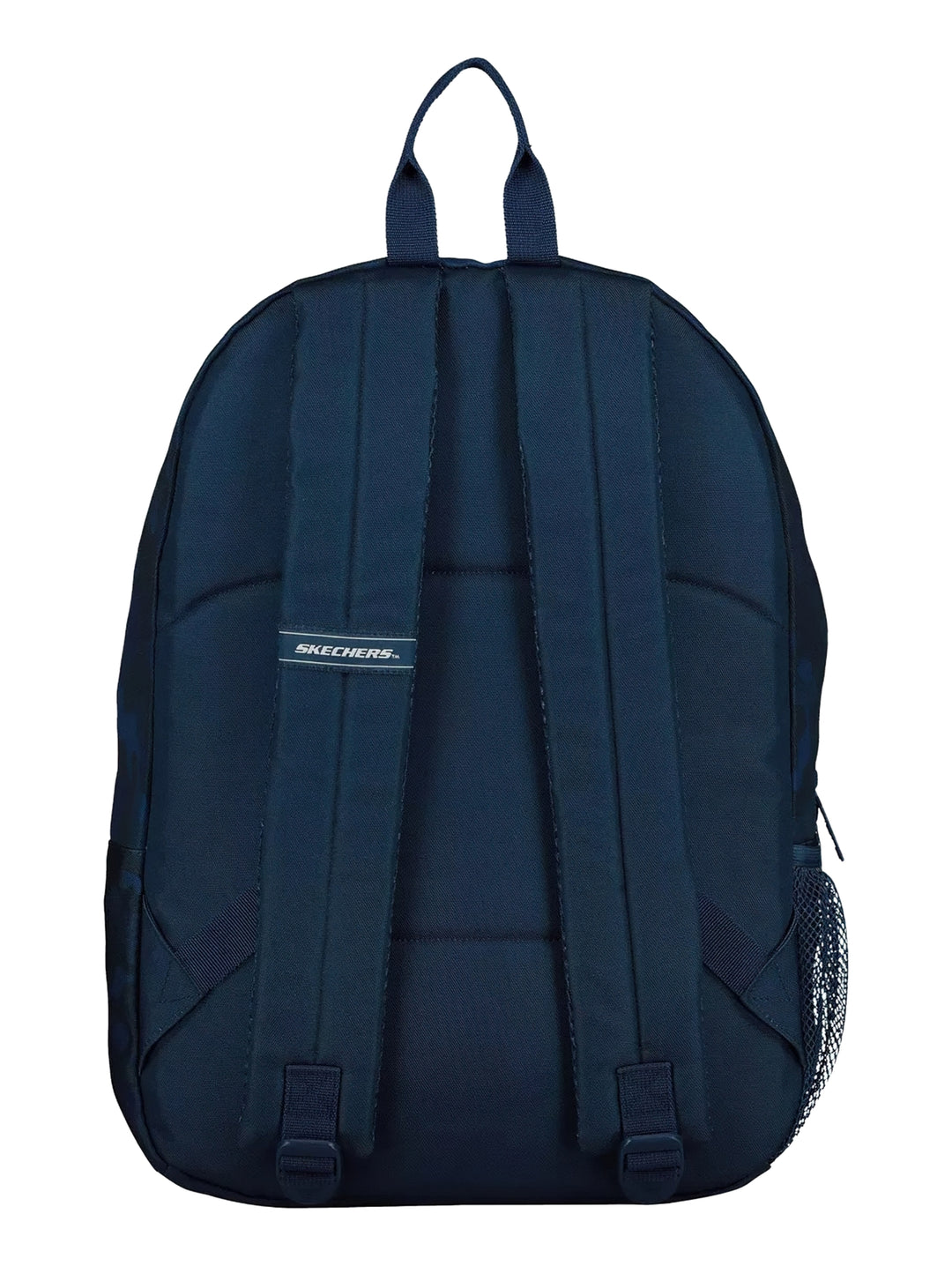Mochila Skechers color azul marino con estampado de camuflaje, bolsillo frontal con cierre y asa superior.
