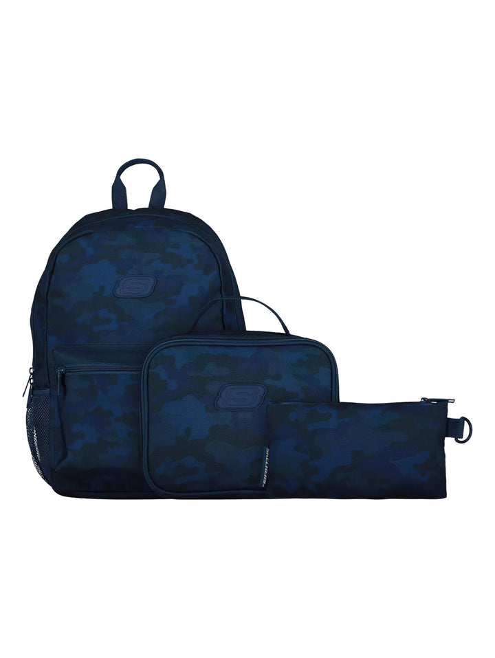Mochila Skechers color azul marino con estampado de camuflaje, bolsillo frontal con cierre y asa superior.