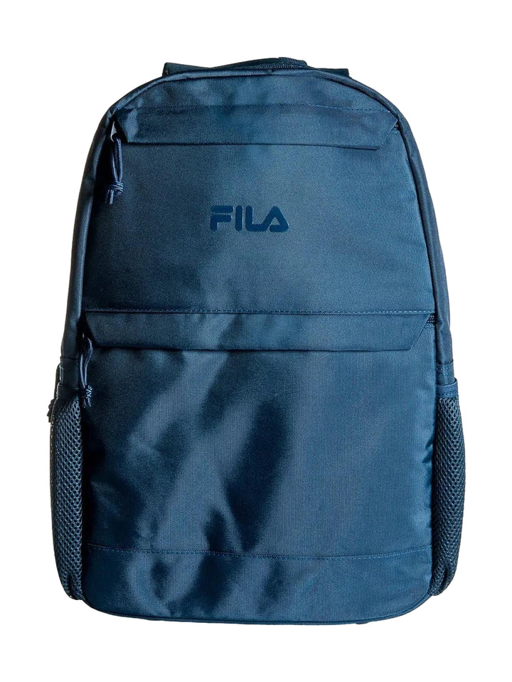 Mochila escolar FILA de color azul marino con compartimentos frontales y bolsillos laterales de malla.