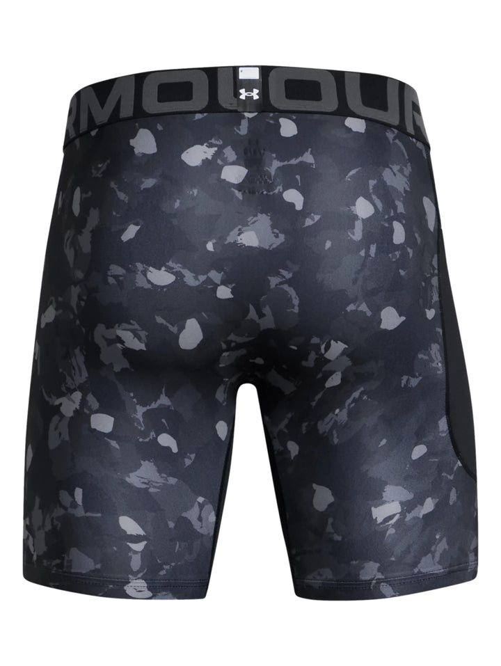Shorts de compresión Under Armour para hombre en color negro y gris con diseño de camuflaje.