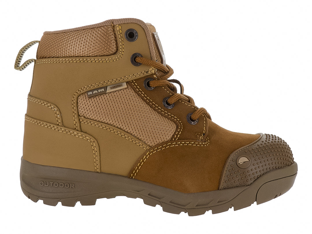 Bota de seguridad RAM color coyote con puntera reforzada y suela robusta.