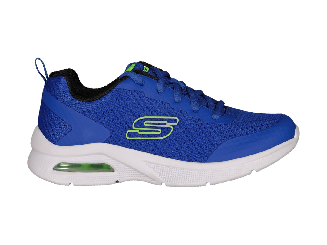 Tenis deportivos Skechers color azul con detalles en verde lima y suela blanca para niño.