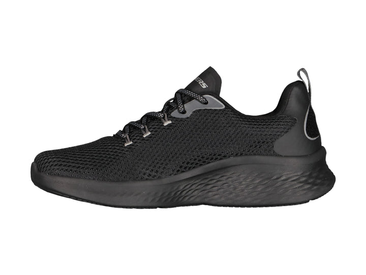 Tenis deportivos Skechers modelo Skech-Lite Pro en color negro total con tejido de malla y suela amortiguada.