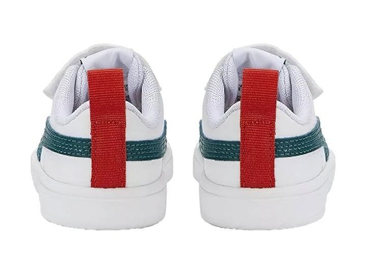 Tenis PUMA blancos para bebé con franja azul marino y pestaña roja en el talón.