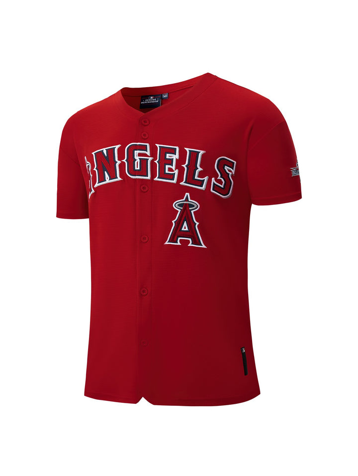 Jersey de béisbol color rojo con la palabra ANGELS y logo en el pecho, corte loose fit.