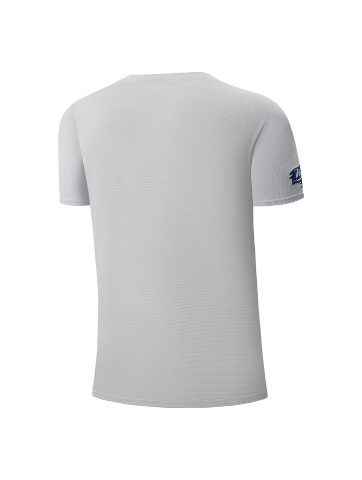 Jersey de béisbol color gris con letras &