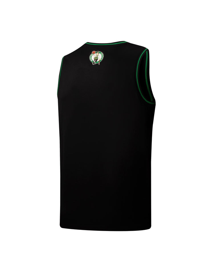 Jersey de basquetbol color negro con detalles y logotipo de los Boston Celtics en verde y blanco.