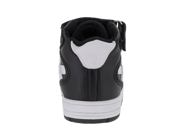 Tenis infantiles Panam color negro con detalles y suela blanca, cierre de velcro.