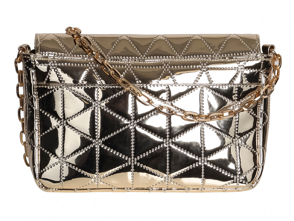 Bolso de hombro Ferretina color oro con acabado brillante, textura acolchada geométrica y correa de cadena.
