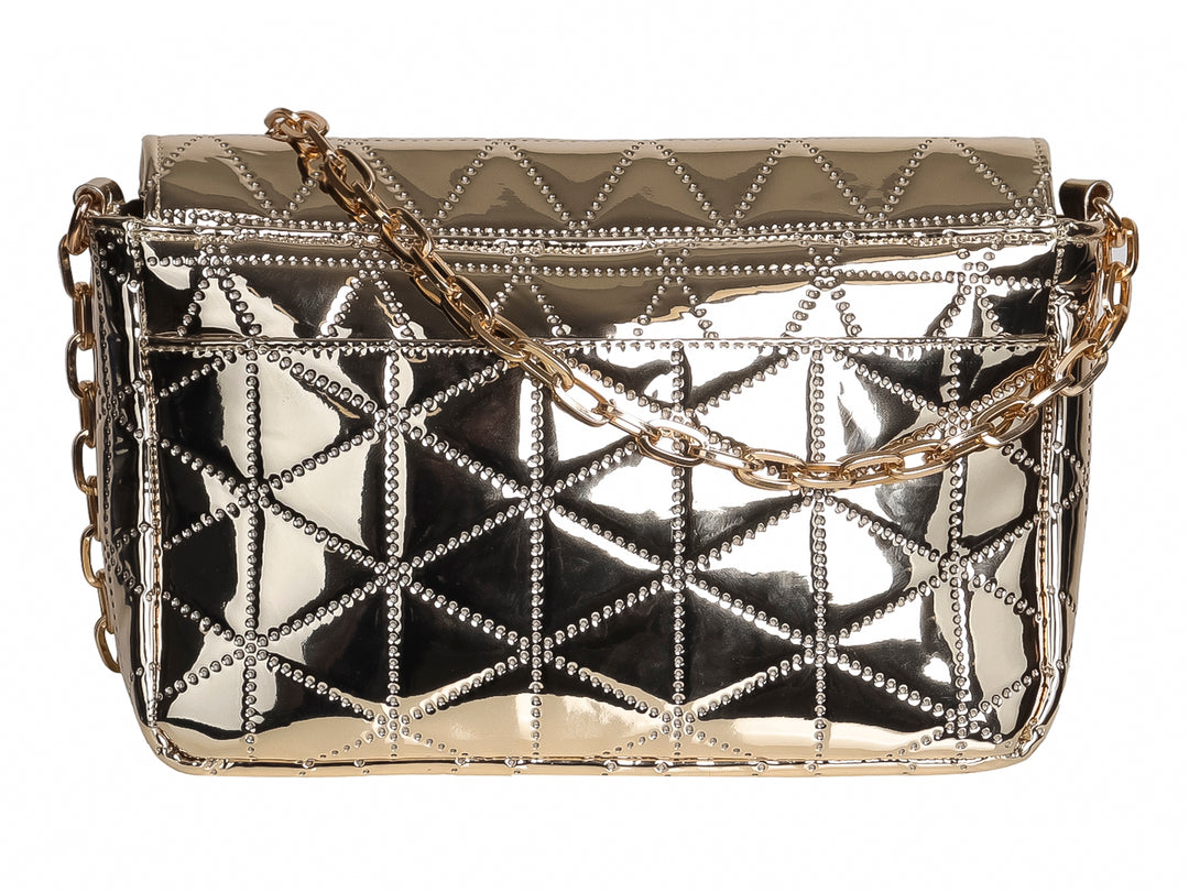 Bolso de hombro Ferretina color oro con acabado brillante, textura acolchada geométrica y correa de cadena.