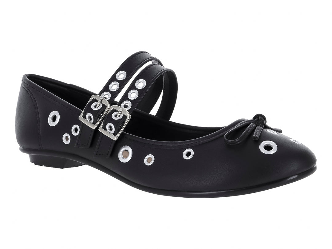 Zapato plano negro con dos correas con hebillas y detalles de ojetes plateados.