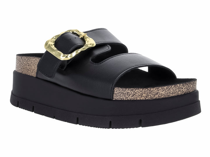 Sandalia negra de plataforma con hebilla dorada y plantilla de efecto corcho.
