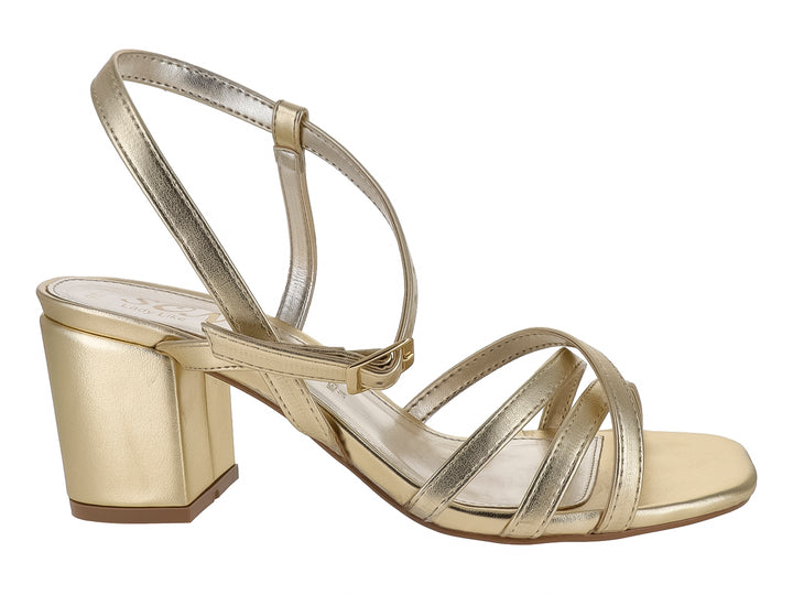 Sandalia elegante de color dorado con tacón grueso y correas cruzadas.