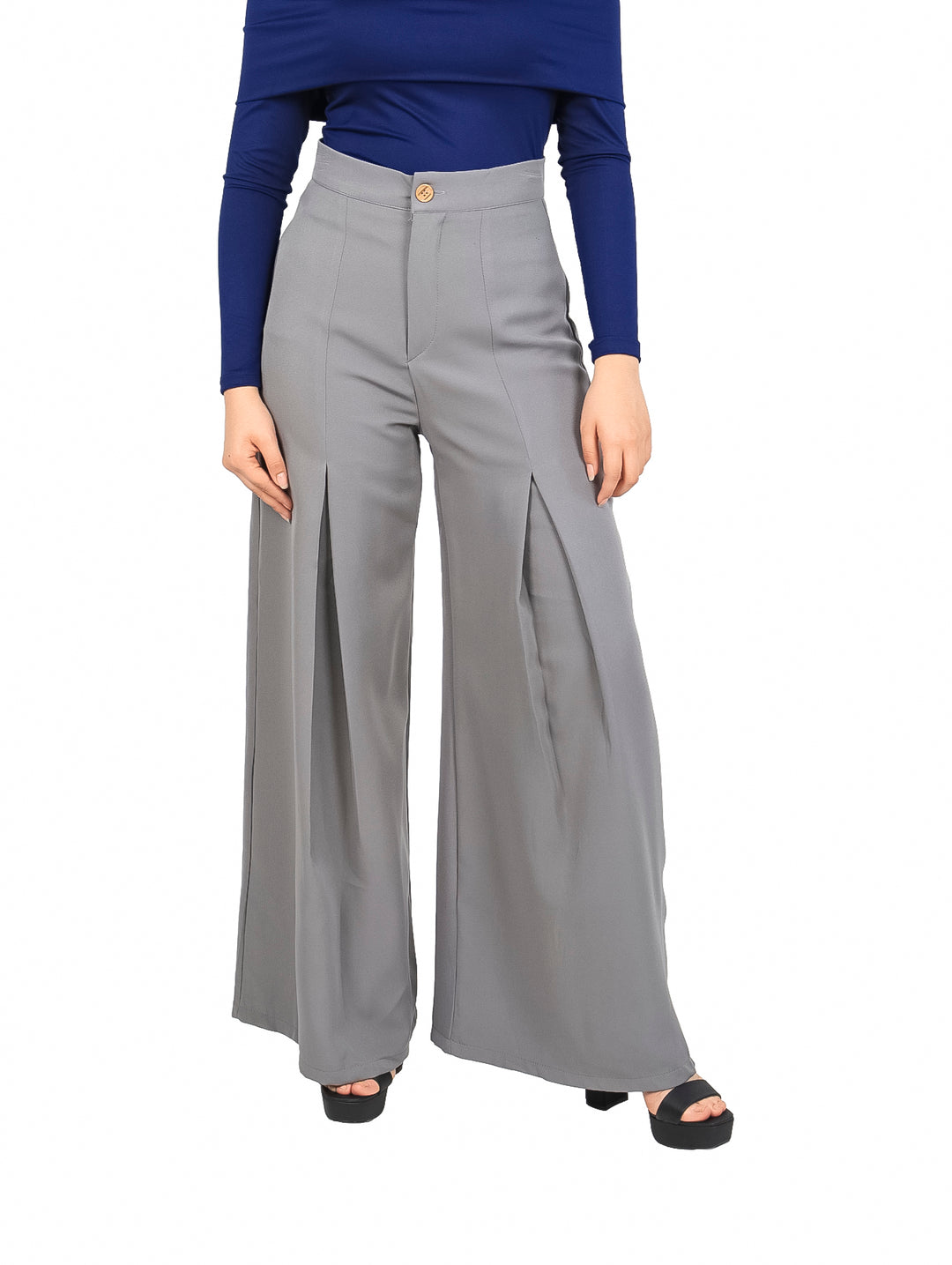 Pantalón ancho color gris con pinzas y talle alto.