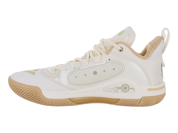 Tenis de baloncesto PEAK color beige con suela robusta y detalles de malla transpirable.