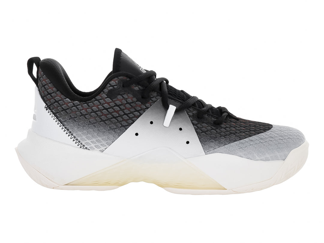 Tenis de baloncesto PEAK en colores blanco y negro con diseño moderno y suela blanca.