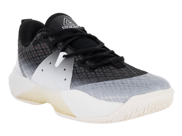 Tenis de baloncesto PEAK en colores blanco y negro con diseño moderno y suela blanca.