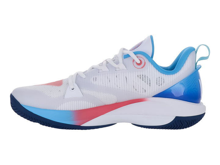 Tenis de baloncesto PEAK en color blanco con detalles en azul tropical y rosa, diseño moderno y deportivo.