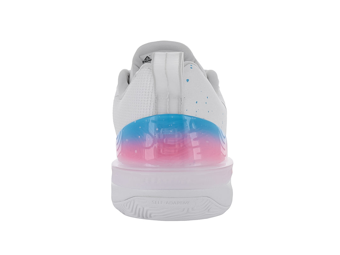 Tenis de baloncesto PEAK Taichi Big Triangle 3 en color blanco con detalles en rosa y azul.
