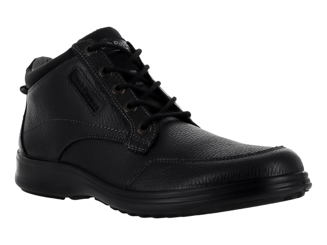 Zapato casual Hush Puppies de cuero negro con agujetas y suela cómoda.
